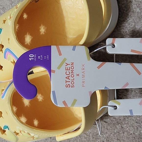 NEW Primark Girls Slides - Size 11 - Picture 2 of 4